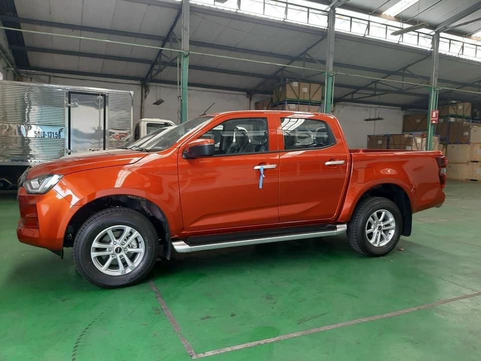 Isuzu D-Max 2021 đã về đại lý, thuộc thế hệ mới nhất và tiếp tục được nhập khẩu nguyên chiếc từ Thái Lan.