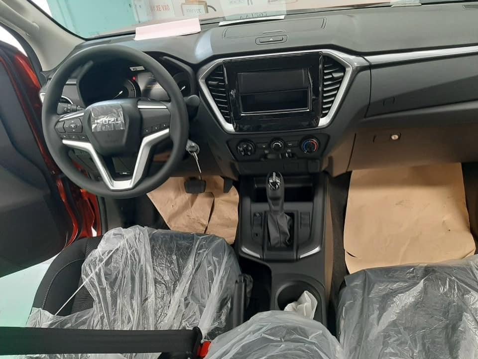 Nội thất của Isuzu D-Max LS AT 4x2 2021.