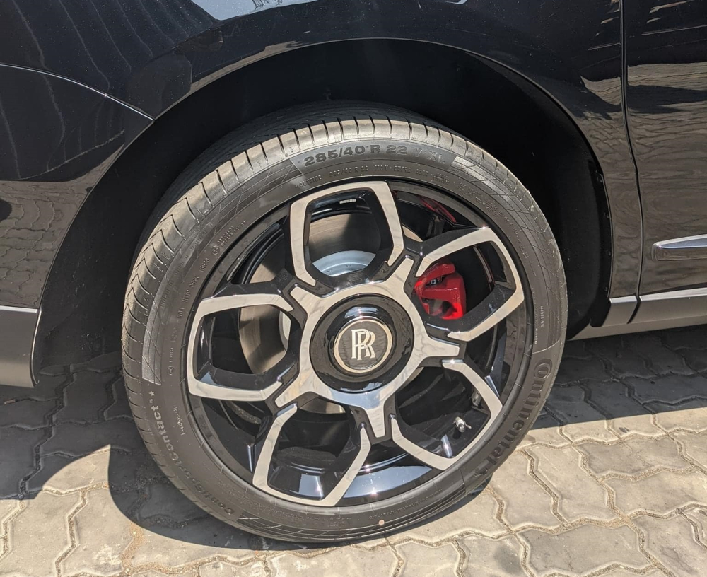 Bộ mâm kiểu cách của Rolls-Royce Cullinan Black Badge
