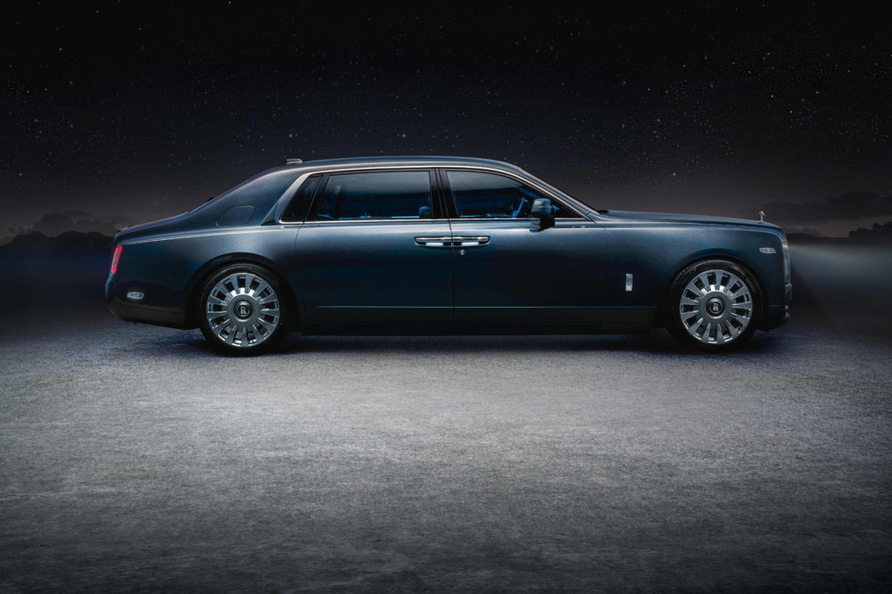 Phía bên sườn của Rolls-Royce Phantom Tempus Collection
