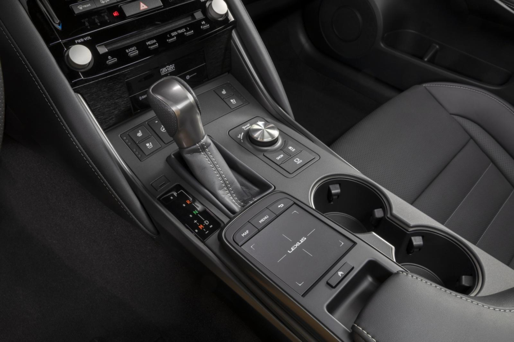 Hộp số của Lexus IS 500 F Sport Performance 2022 Hộp số của Lexus IS 500 F Sport Performance 2022