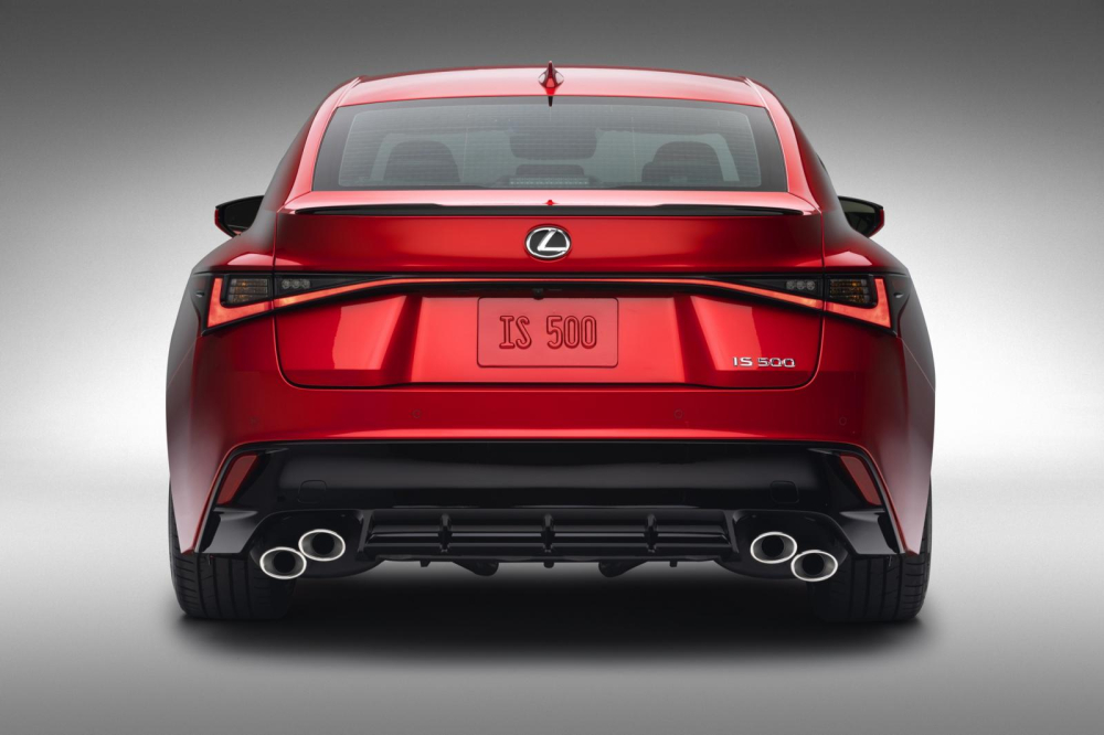 Lexus IS 500 F Sport Performance 2022 nhìn từ phía sau Lexus IS 500 F Sport Performance 2022 nhìn từ phía sau