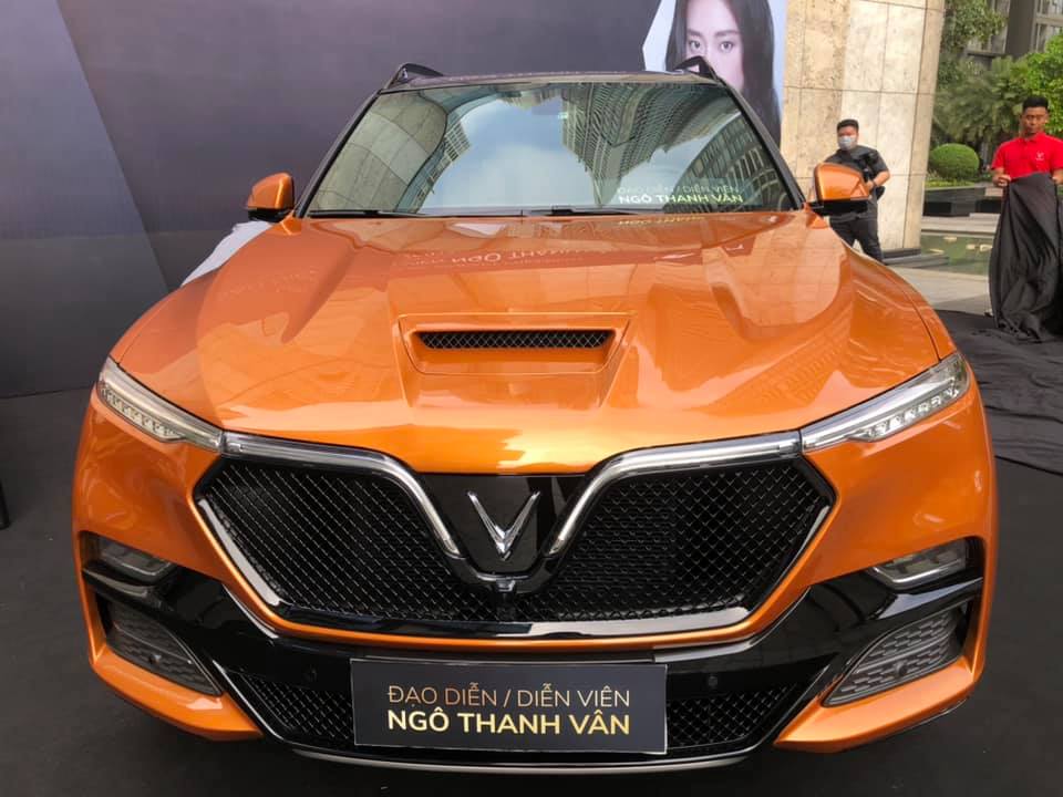 Chiếc VinFast President của Ngô Thanh Vân được sơn màu cam bắt mắt