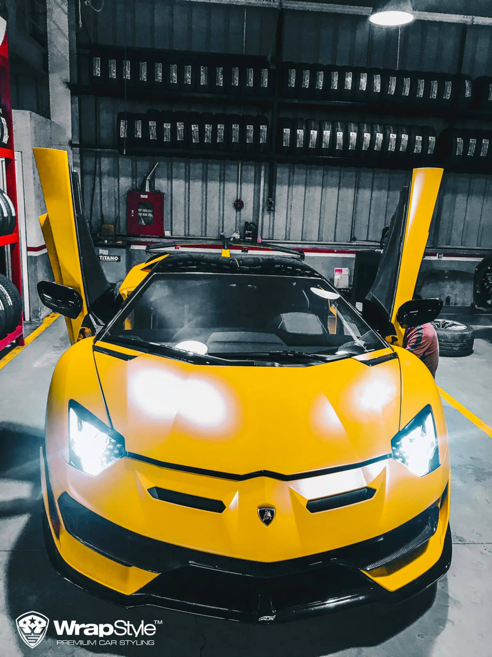 Diện mạo siêu xe Lamborghini Aventador SVJ Roadster độc nhất Việt Nam trong quá trình nâng cấp hệ thống ống xả độ của Valentino Balboni Diện mạo siêu xe Lamborghini Aventador SVJ Roadster độc nhất Việt Nam trong quá trình nâng cấp hệ thống ống xả độ của Valentino Balboni