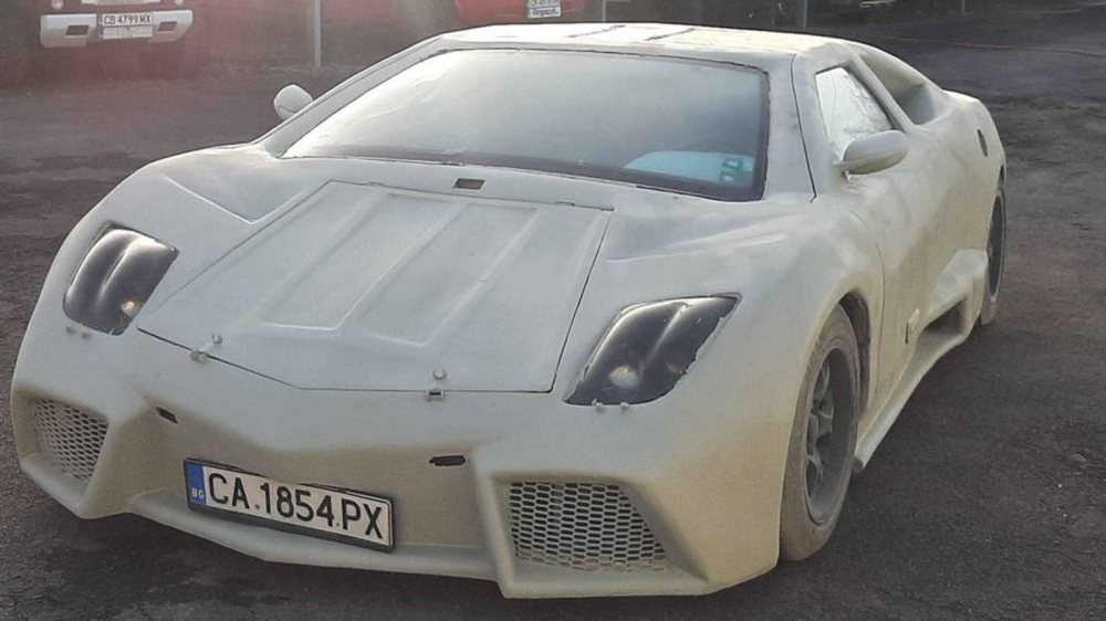 Phía trước của chiếc Lamborghini Reventon nhái Phía trước của chiếc Lamborghini Reventon nhái