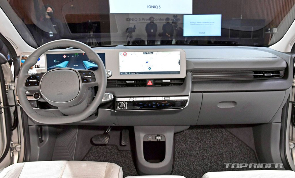 Nội thất của Hyundai Ioniq 5 d&ugrave;ng nhiều vật liệu t&aacute;i chế
