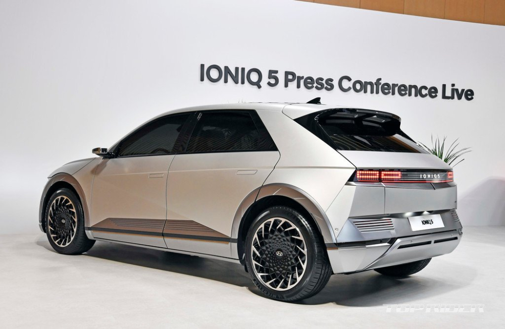 Hyundai Ioniq 5 b&aacute;n chạy ngay trong ng&agrave;y đầu ra mắt