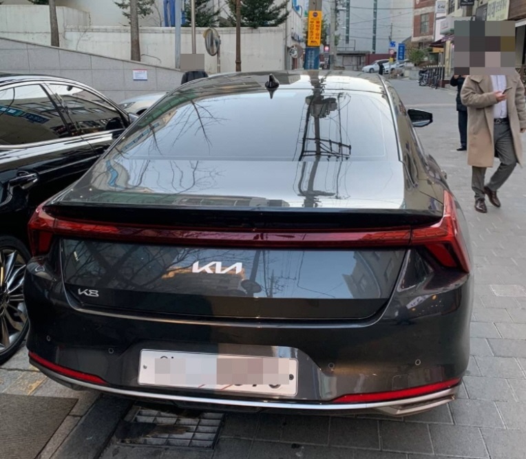 Kia K8 2022 nhìn từ phía sau