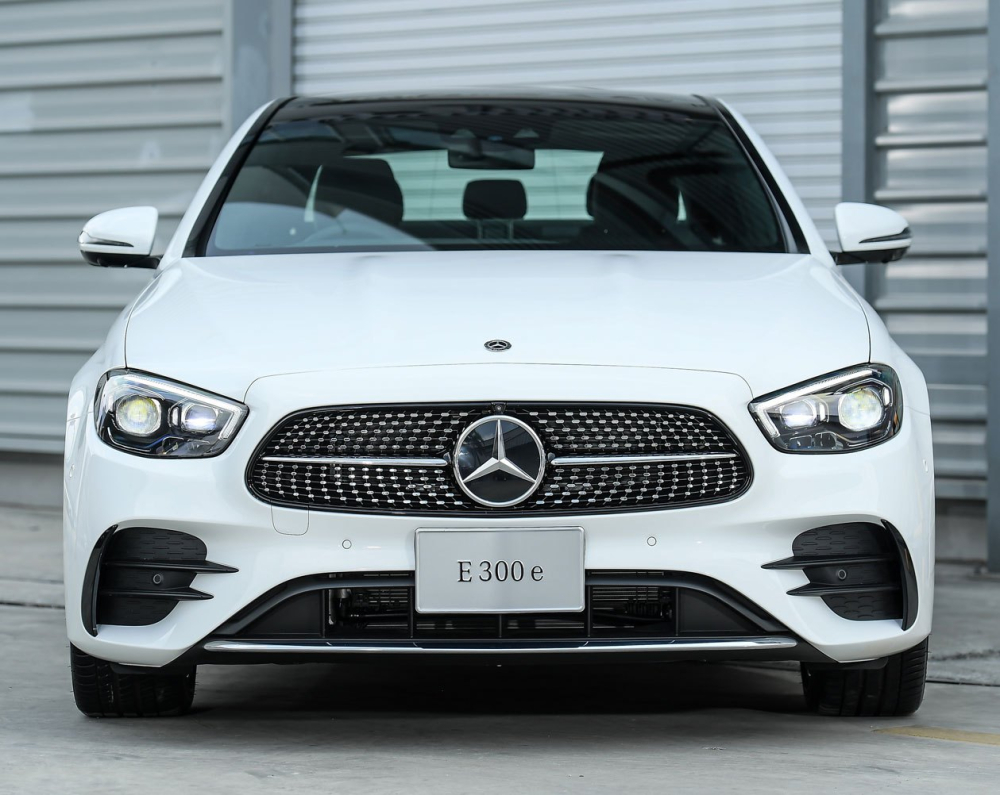 Mercedes-Benz E 300 e AMG Dynamic 2021 có camera 360 độ