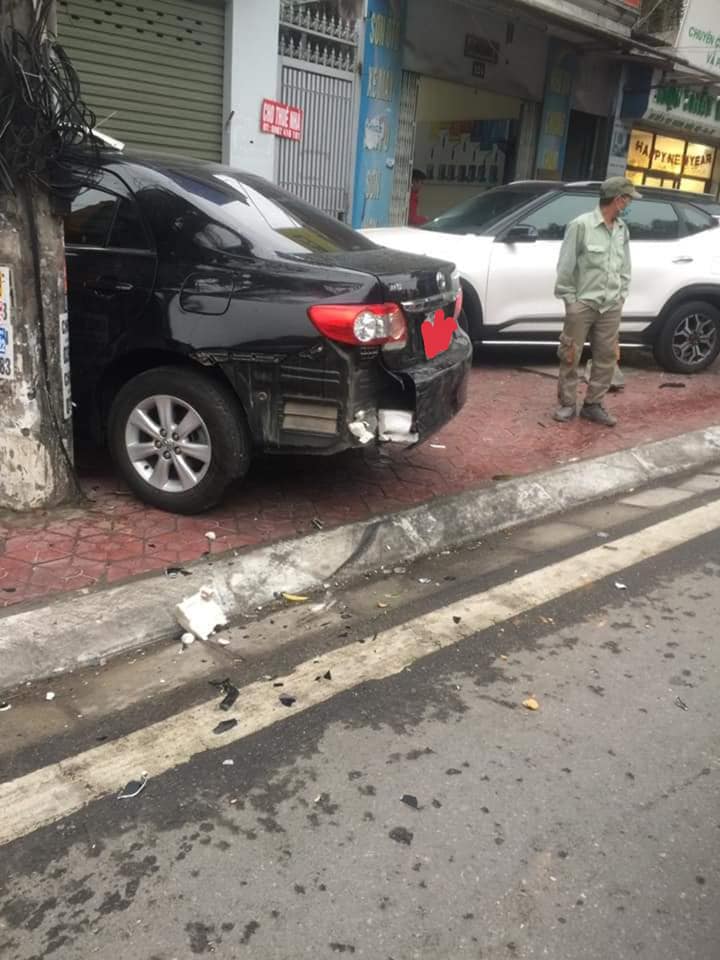 Chiếc Toyota Corolla Altis tại hiện trường