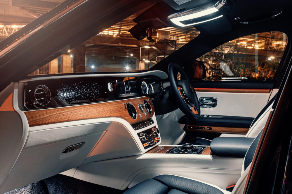 Nội thất xe Rolls-Royce Ghost hoàn toàn mới đến Thái Lan