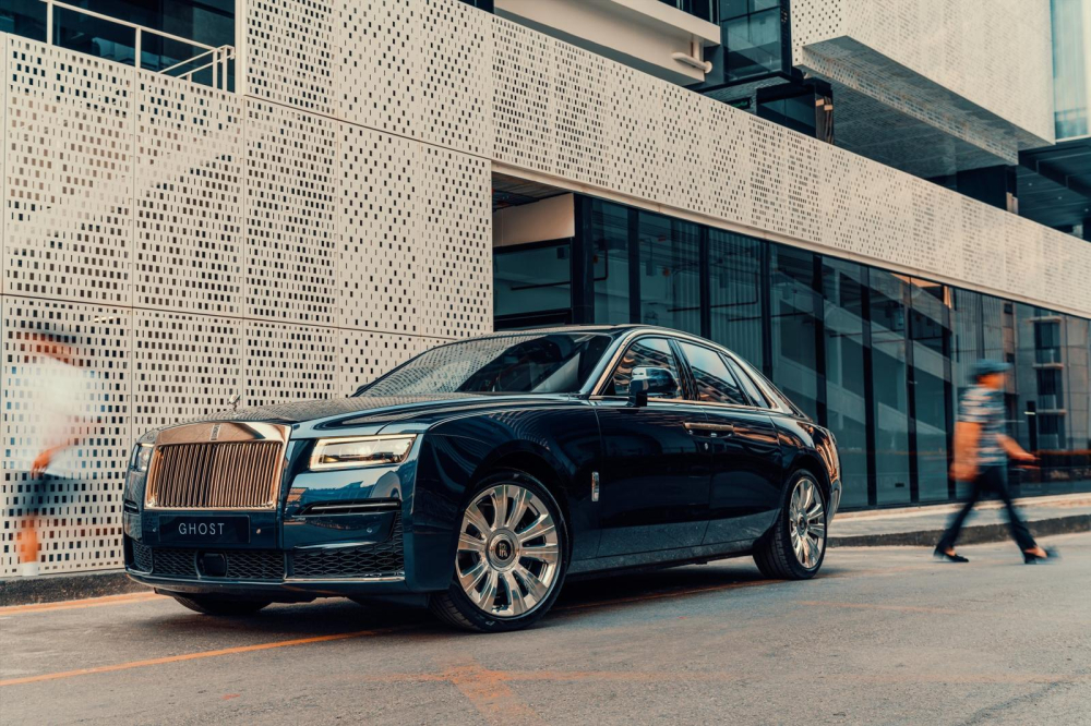 Rolls-Royce Ghost 2021 có giá từ 24,8 tỷ đồng ở Thái Lan