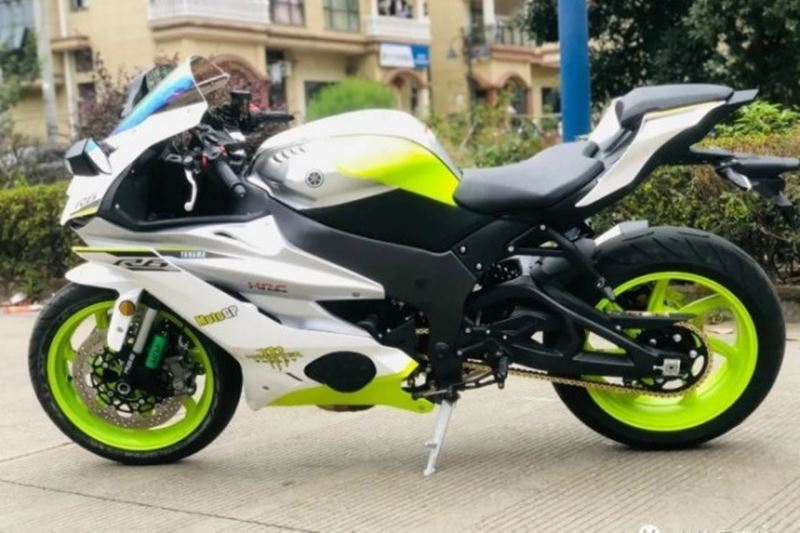 R6 Trung Quốc sở hữu cân nặng đến 225kg