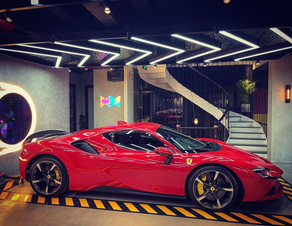 Ferrari SF90 Stradale của doanh nh&acirc;n quận G&ograve; Vấp đ&atilde; được mang đi đăng k&yacute; kh&iacute; thải để chuẩn bị ra biển 