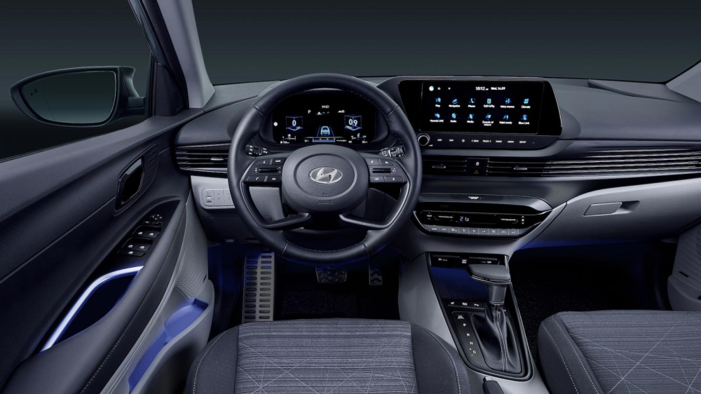 Hyundai Bayon 2021 c&oacute; 2 m&agrave;n h&igrave;nh cỡ lớn