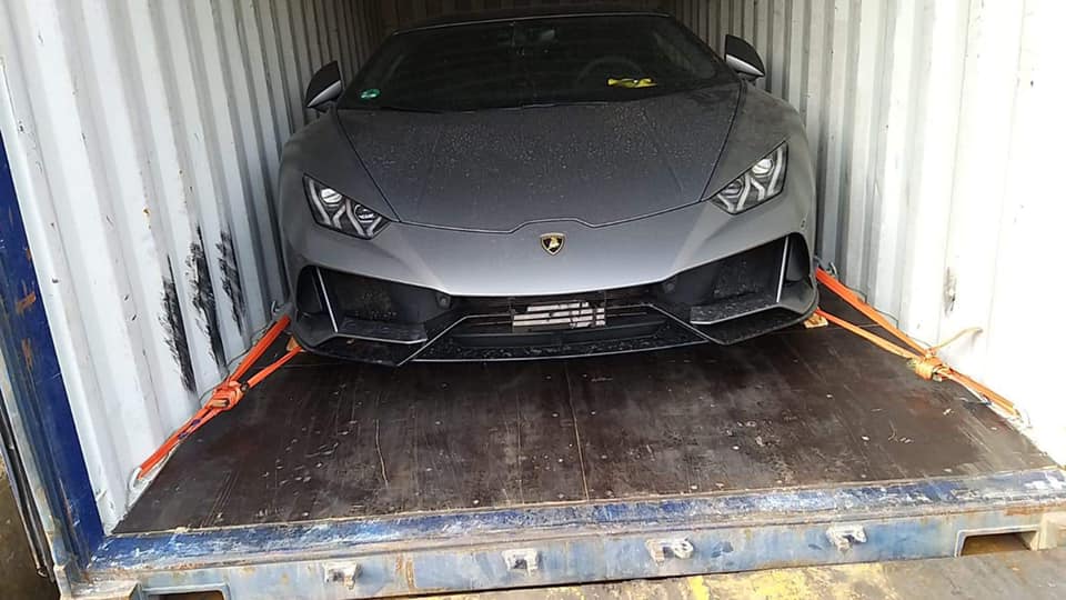 Chiếc si&ecirc;u xe Lamborghini Huracan EVO sẽ sớm lăn b&aacute;nh tại Việt Nam