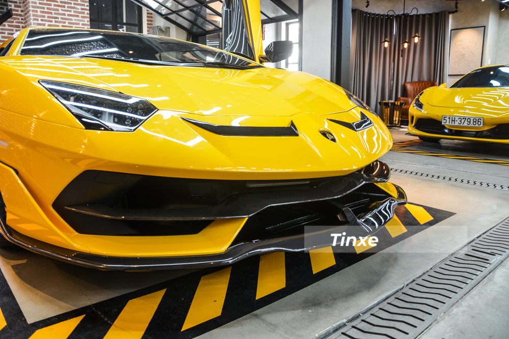 Cặp đôi siêu xe màu vàng của nữ doanh nhân 9X tại Sài thành, trong đó, Lamborghini Aventador SVJ đã được độ lại body kit Cặp đôi siêu xe màu vàng của nữ doanh nhân 9X tại Sài thành, trong đó, Lamborghini Aventador SVJ đã được độ lại body kit