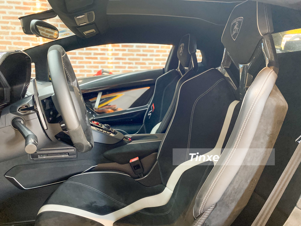 Nội thất của siêu xe Lamborghini Aventador SVJ Nội thất của siêu xe Lamborghini Aventador SVJ