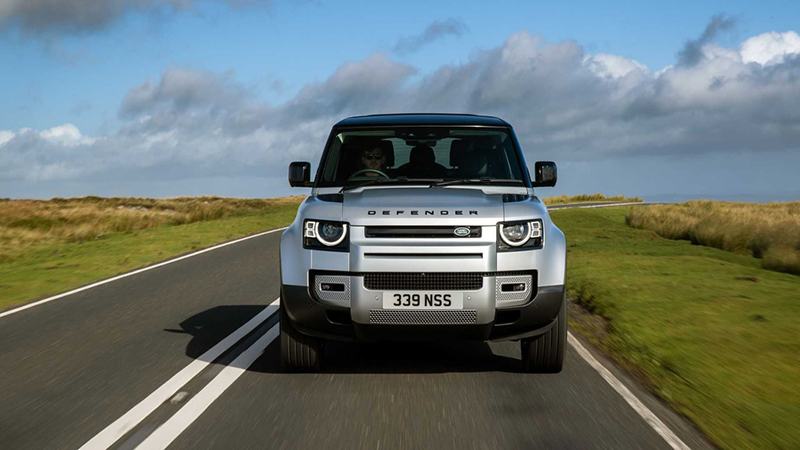 Gi&aacute; xe Land Rover Defender