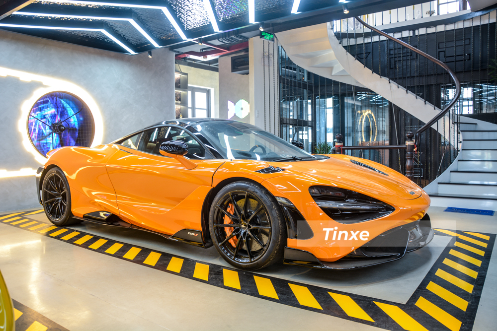Vẻ đẹp của siêu xe McLaren 765LT đầu tiên về Việt Nam Vẻ đẹp của siêu xe McLaren 765LT đầu tiên về Việt Nam