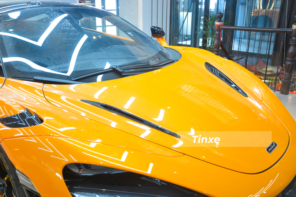 Phần phía trên của siêu xe McLaren 765LT chỉ được sửa đổi thiết kế vòm bánh xe Phần phía trên của siêu xe McLaren 765LT chỉ được sửa đổi thiết kế vòm bánh xe