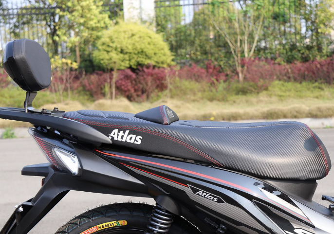 Yên xe nguyên bản cùng tựa lưng trên Atlas SH50