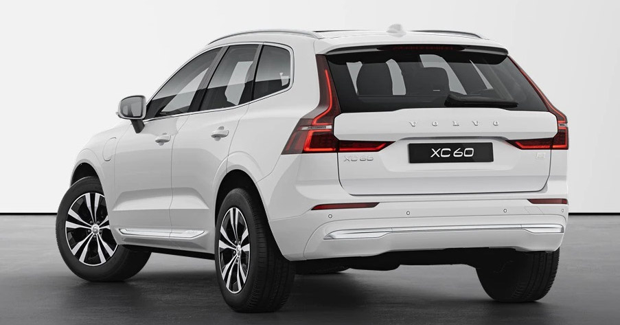 Volvo XC60 2021 bản Inscription nhìn từ phía sau