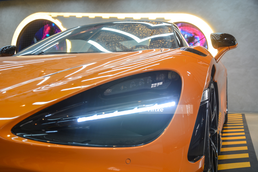 Bộ đèn vẫn giống McLaren 720S