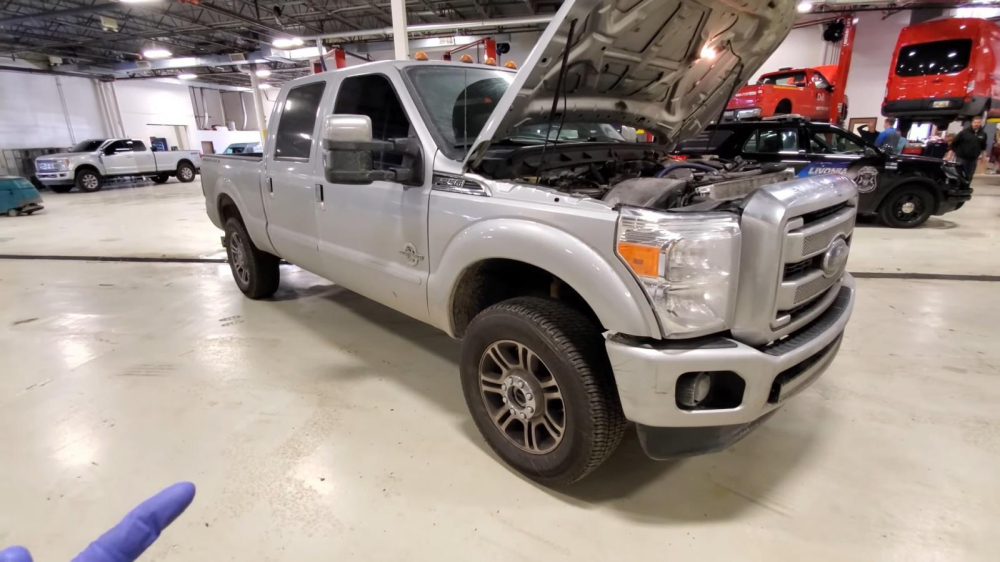 Chiếc Ford F-350 Super Duty này đã được thay một số bộ phận trong 8 năm qua Chiếc Ford F-350 Super Duty này đã được thay một số bộ phận trong 8 năm qua