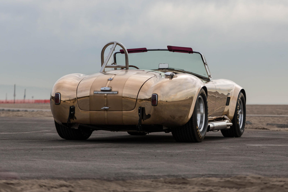 Phía sau của chiếc Shelby 427 S/C Cobra Phía sau của chiếc Shelby 427 S/C Cobra CSX 4600 1965