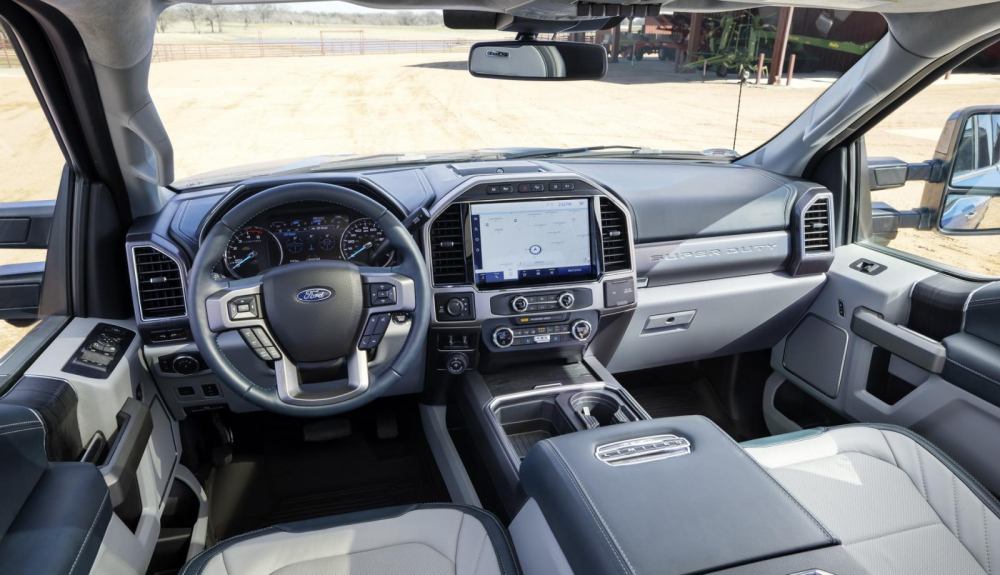 Nội thất màu xanh đậm của Ford Super Duty 2022