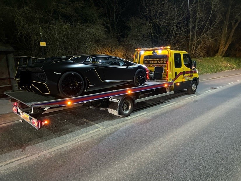 Chiếc si&ecirc;u xe Lamborghini Aventador SV bị tịch thu