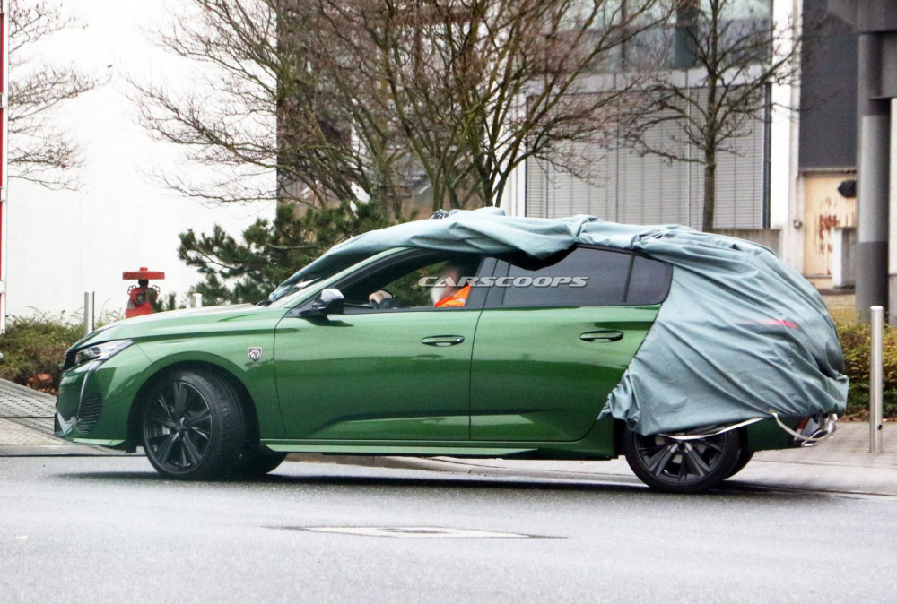 Peugeot 308 2021 nh&igrave;n từ b&ecirc;n sườn