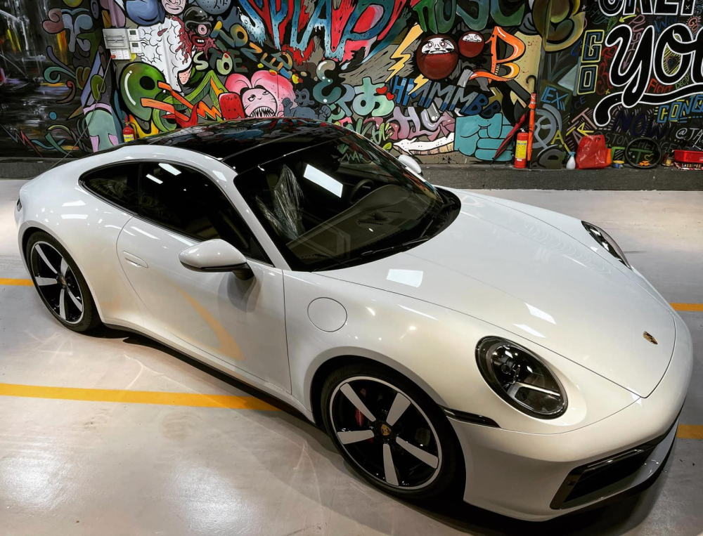 Chiếc xe Porsche 911 này thuộc phiên bản Carrera S thế hệ thứ 8 Chiếc xe Porsche 911 này thuộc phiên bản Carrera S thế hệ thứ 8