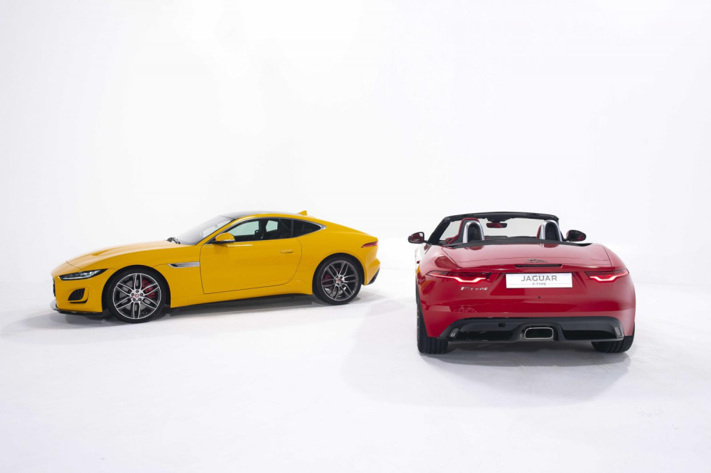 Tại Việt Nam, Jaguar F-Type 2021 được phân phối với cả phiên bản mui trần và mui cứng. Đi kèm với đó là 3 tuỳ chọn động cơ. Tại Việt Nam, Jaguar F-Type 2021 được phân phối với cả phiên bản mui trần và mui cứng. Đi kèm với đó là 3 tuỳ chọn động cơ.