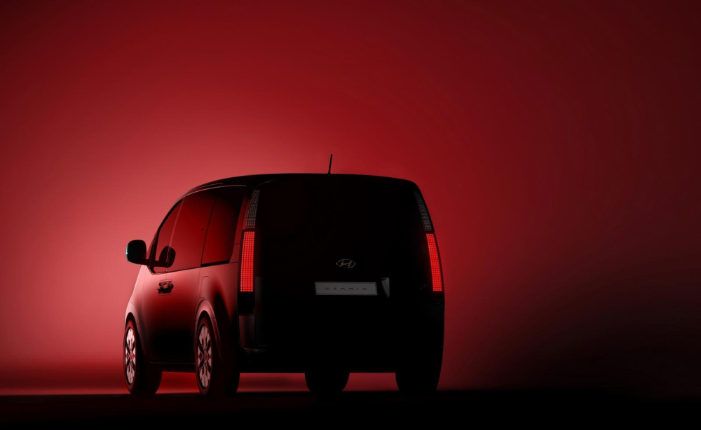 Hyundai Staria được trang bị đèn hậu thiết kế dạng điểm ảnh