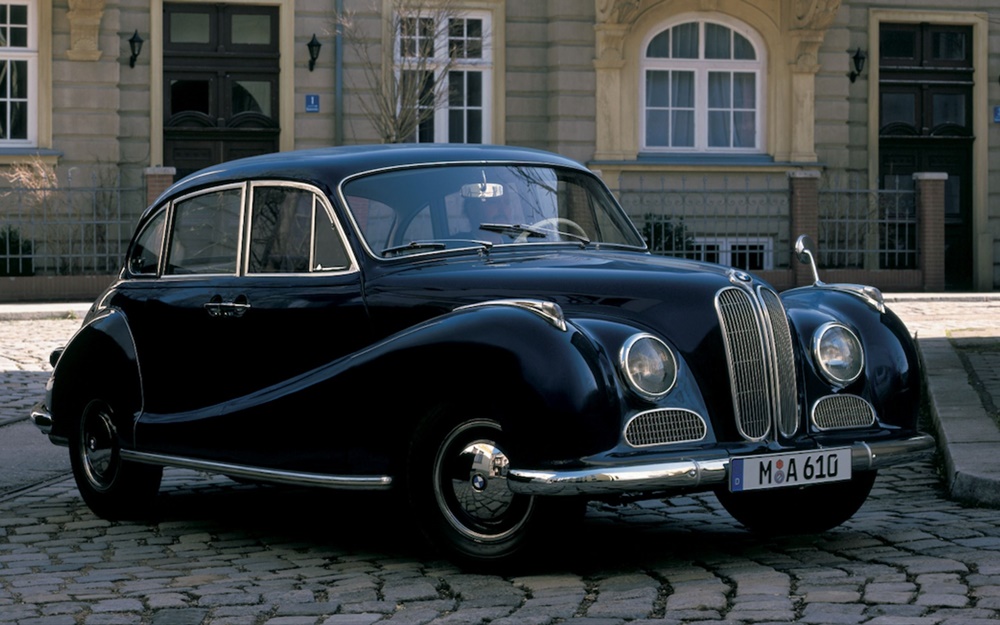 501 tồn tại cho đến năm 1958 khi BMW rút chúng ra khỏi dây chuyền sản xuất. 501 tồn tại cho đến năm 1958 khi BMW rút chúng ra khỏi dây chuyền sản xuất.