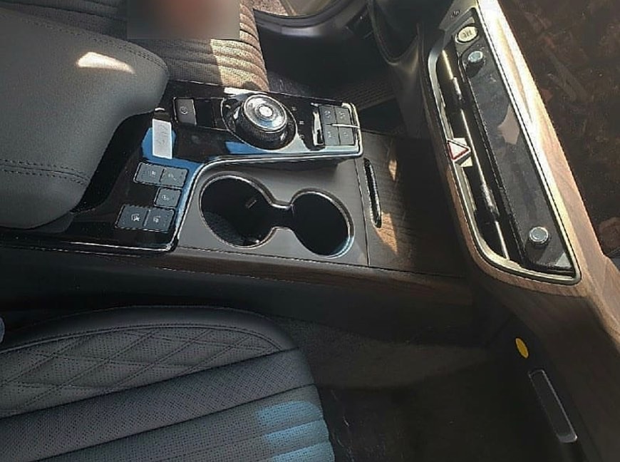 Cụm điều khiển trung tâm của Kia K8 2022