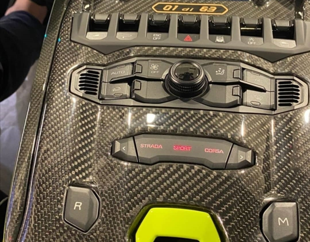 Lamborghini Sian sản xuất chỉ 63 chiếc