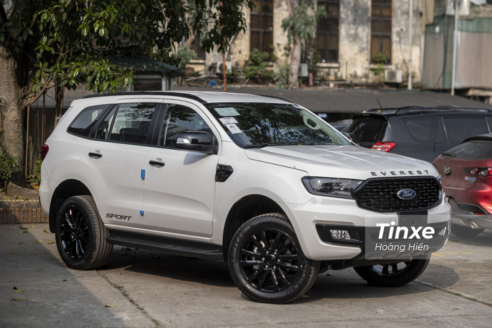 Ford Everest Sport 2021 kh&ocirc;ng c&oacute; sự thay đổi n&agrave;o về mặt tổng quan thiết kế.