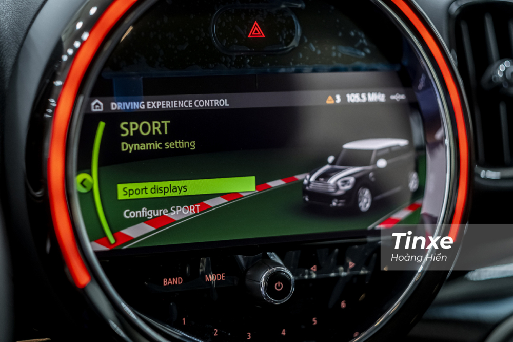 MINI Cooper S Countryman 2021 có 3 chế độ lái bao gồm ECO, MID và SPORT để mang lại cảm giác lái đa dạng cho chủ nhân.