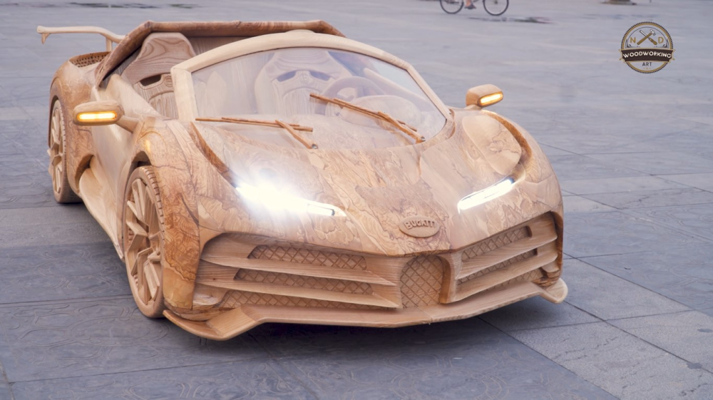 Chiếc Bugatti Centodieci bằng gỗ có đủ đèn pha Chiếc Bugatti Centodieci bằng gỗ có đủ đèn pha