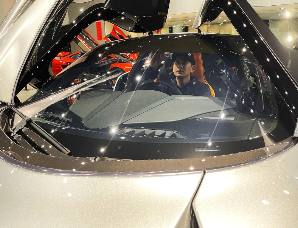 Đoàn Dự của Thiên Long Bát Bộ thích thú với siêu phẩm McLaren Speedtail thứ 2 đến Đài Loan