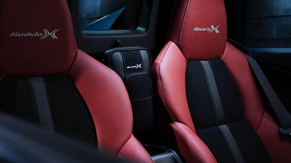 Nội thất của Honda S660 Modulo X Version Z