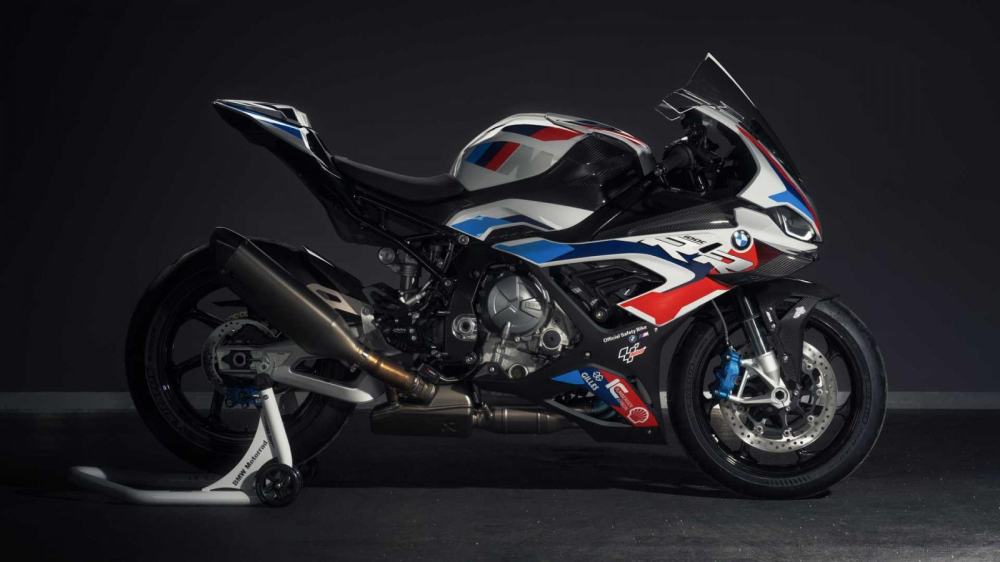 Si&ecirc;u m&ocirc; t&ocirc; BMW M1000RR sẽ được d&ugrave;ng l&agrave;m xe an to&agrave;n trong m&ugrave;a giải MotoGP 2021