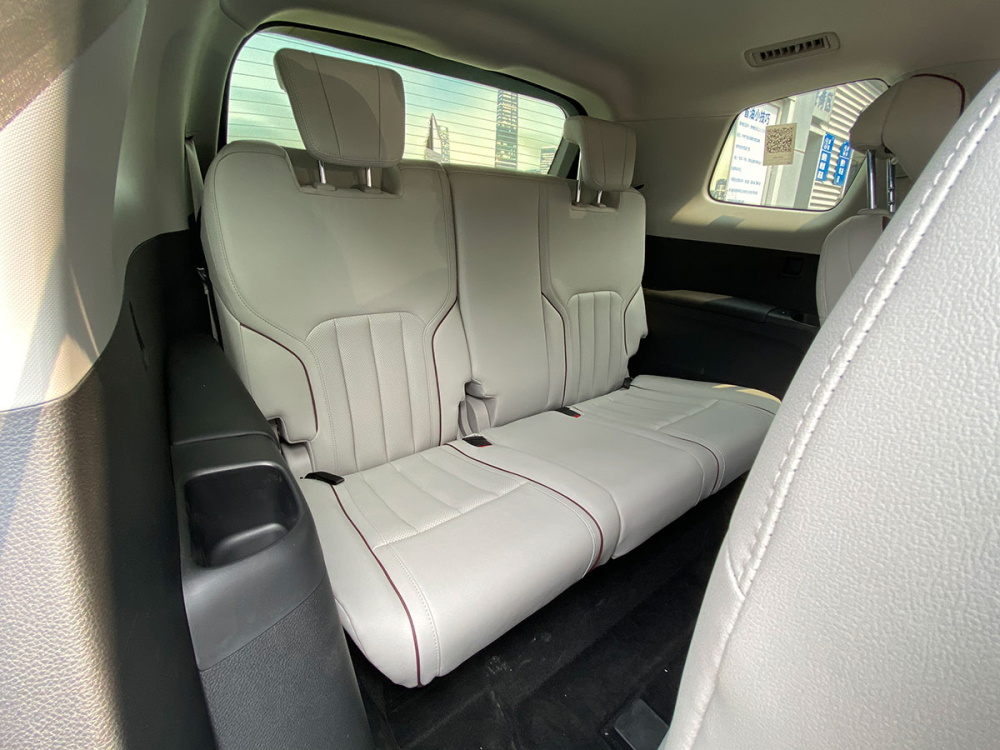 H&agrave;ng ghế cuối của Ford Equator 2021