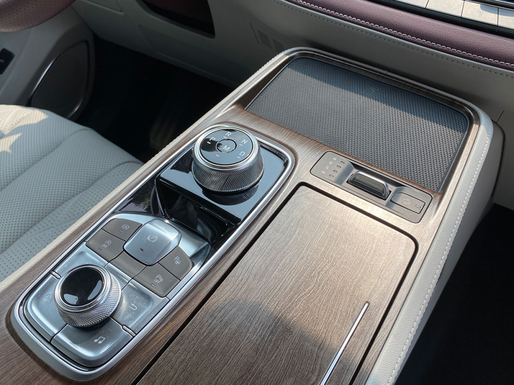 Cụm điều khiển trung t&acirc;m của Ford Equator 2021