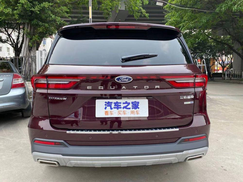 Ford Equator 2021 nh&igrave;n từ ph&iacute;a sau