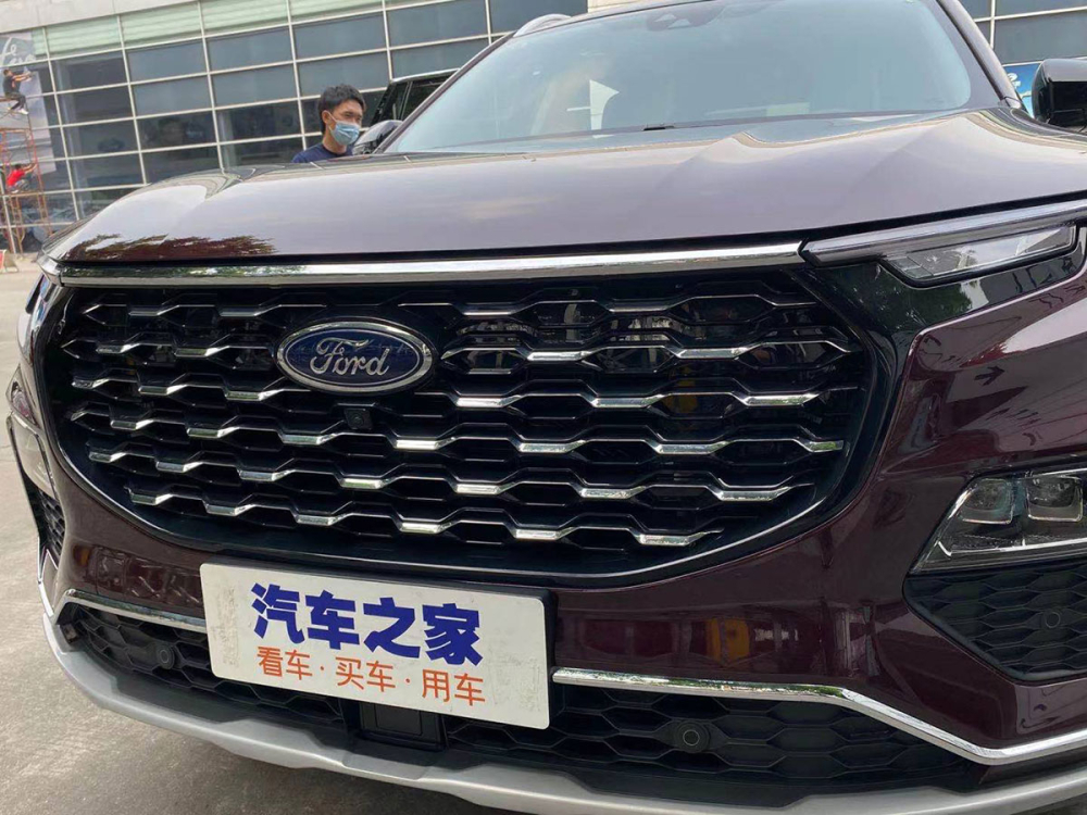 Cận cảnh đầu xe của Ford Equator 2021