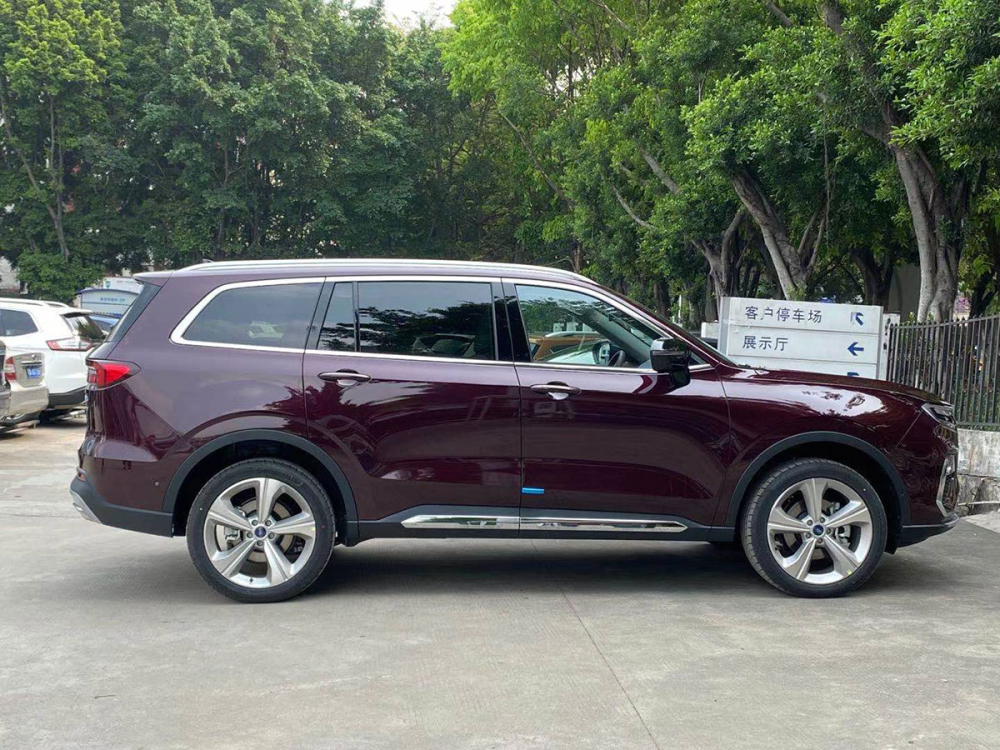 Ford Equator 2021 nằm giữa Everest v&agrave; Explorer